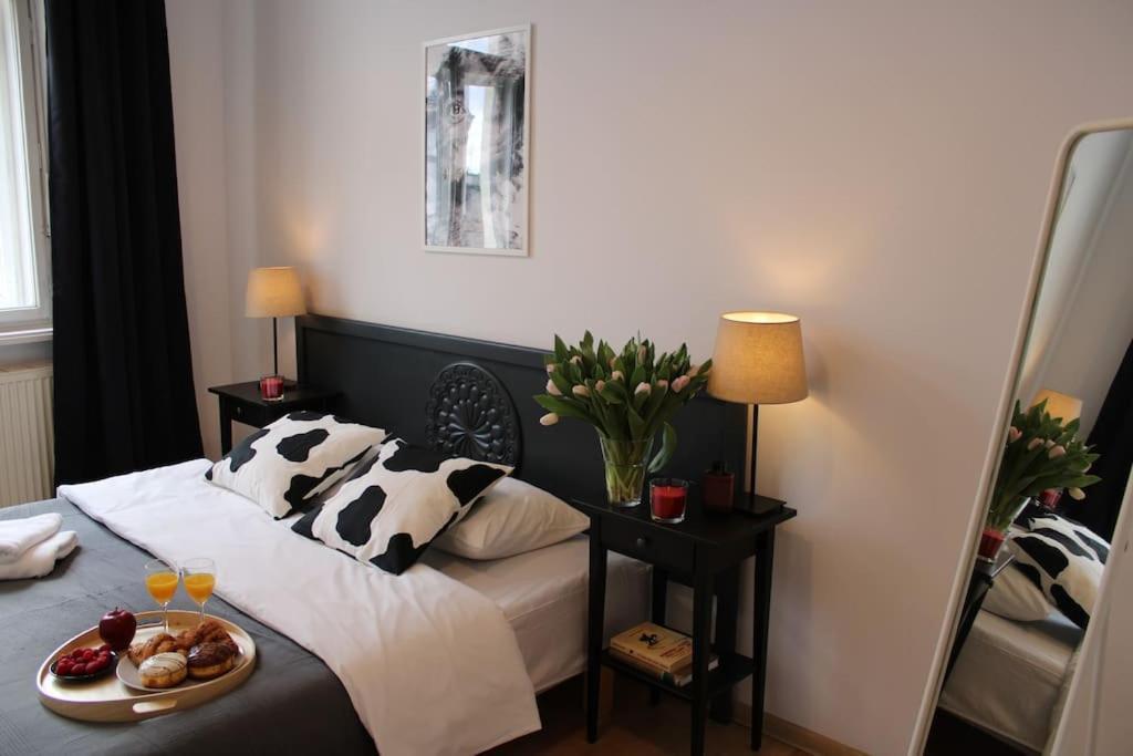 Dominican Square By Hashtag Apartments Красков Екстериор снимка