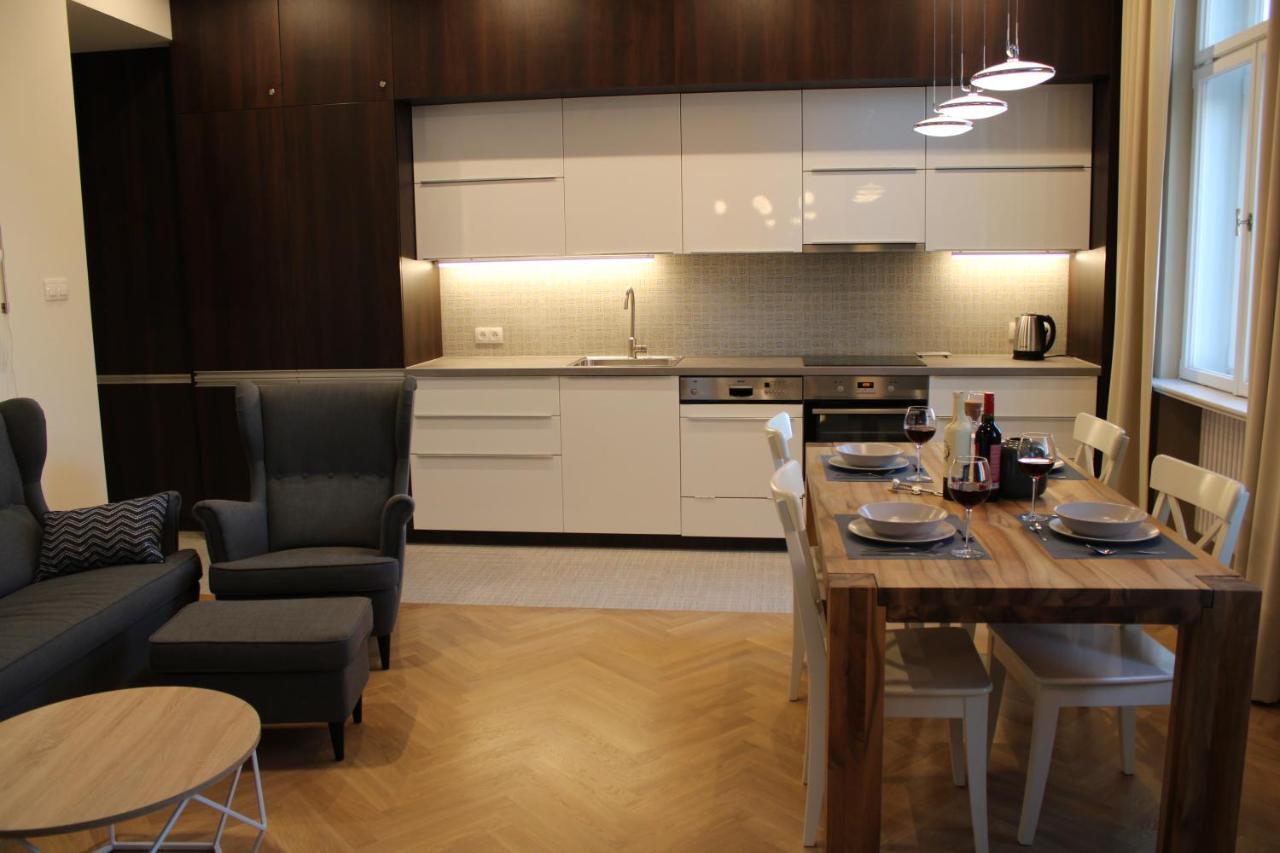 Dominican Square By Hashtag Apartments Красков Екстериор снимка